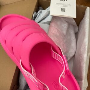 UGG Big Girls Vibrant Pink Slide Slippers